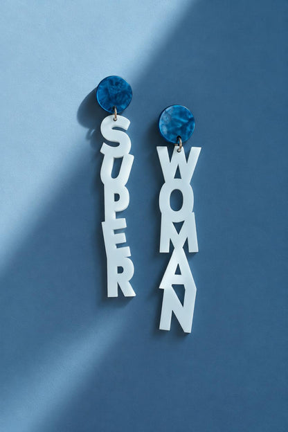 Superwoman Ohrringe Hellblau